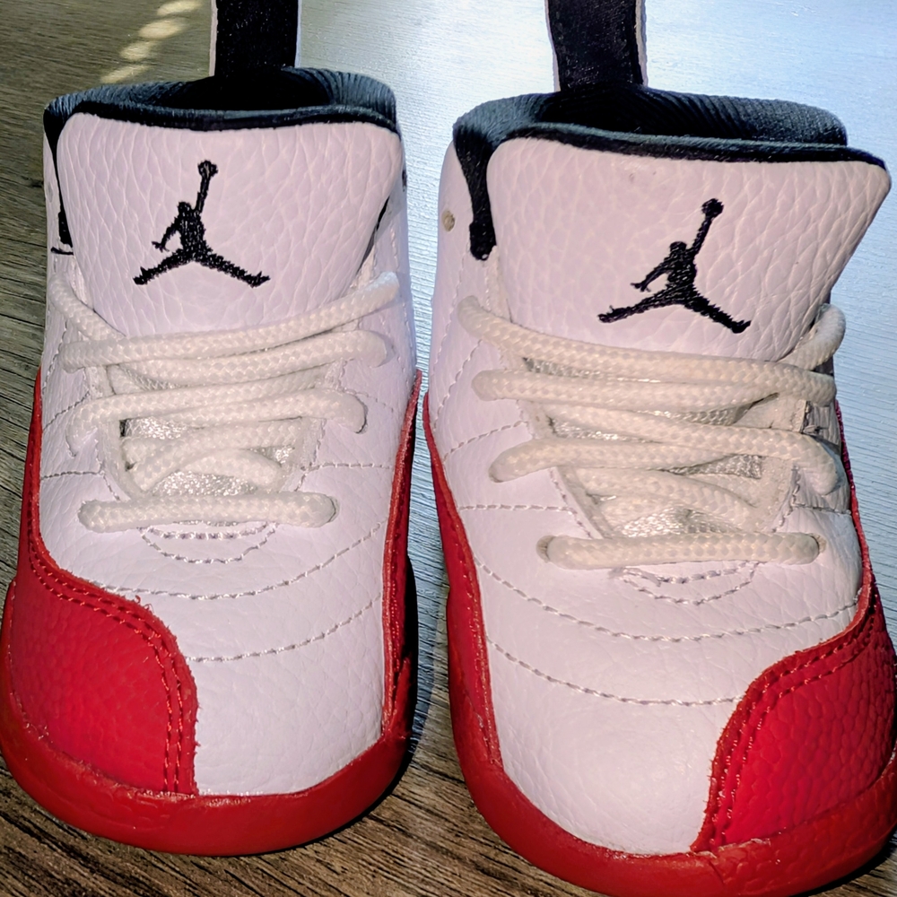 Jordan Kids Sneakers in Red and White